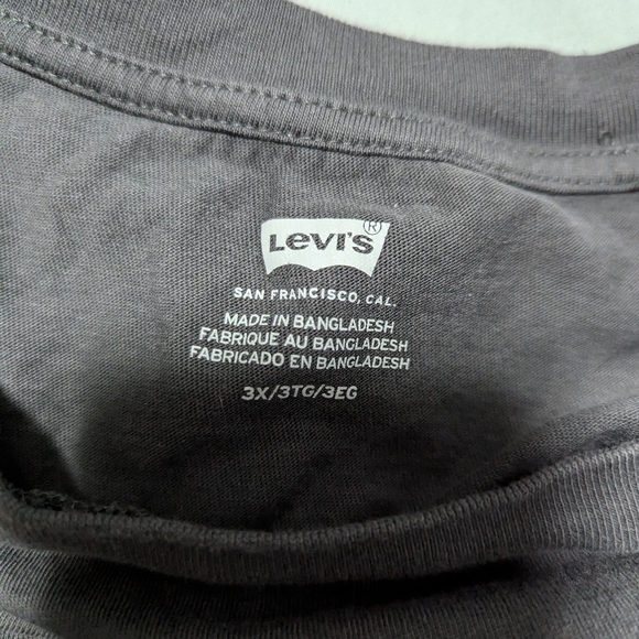 Levi's Cropped T Shirt - Picture 3 of 3